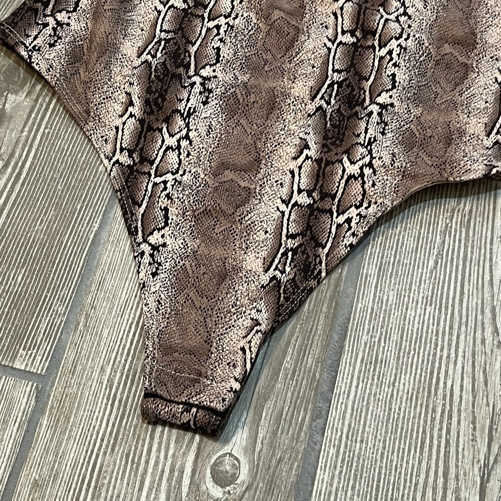 NWT Ruffle Bodysuit - Picture 6 of 13